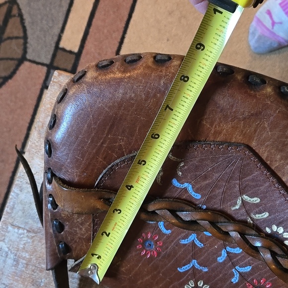 VINTAGE 60s Boho Hand tooled Cowhide Leather Shoulder bag - Picture 12 of 16